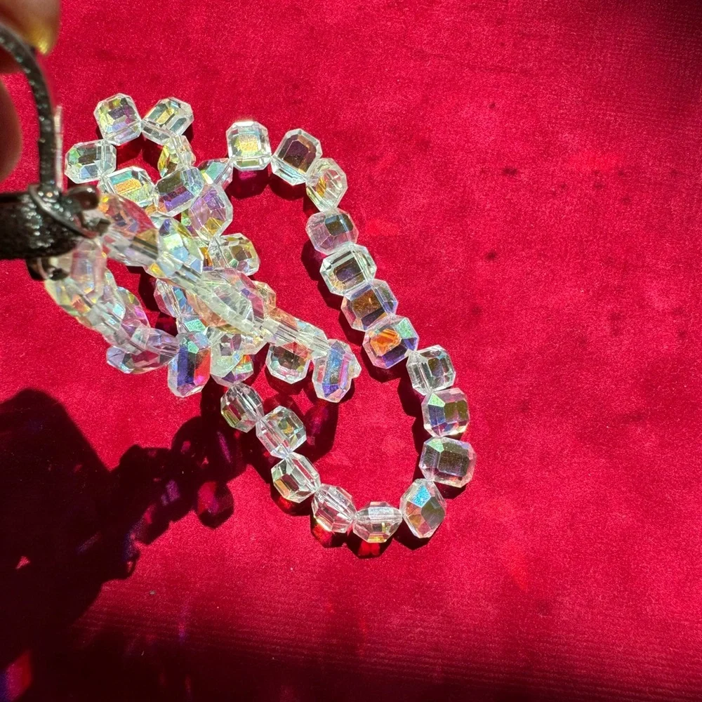 Stunning Aurora Borealis style necklace